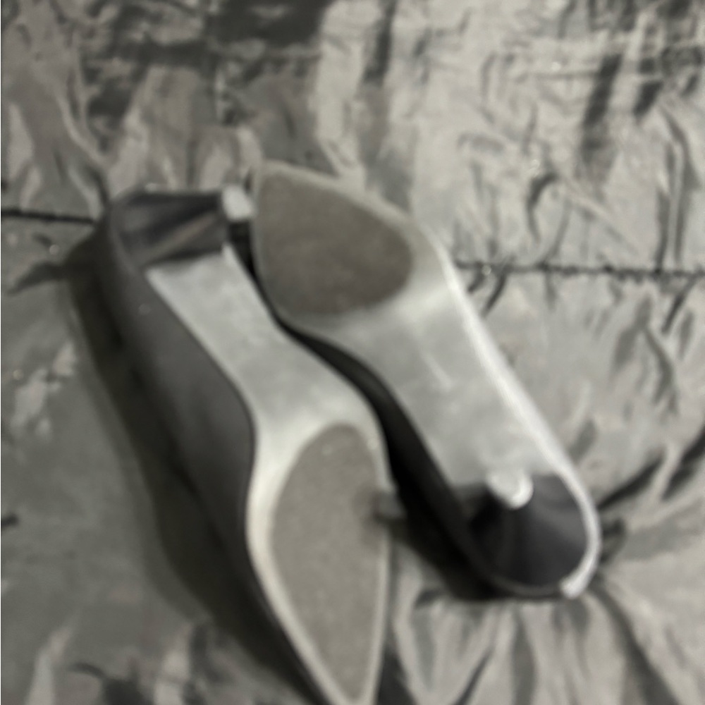 Two tone heel PreOwned Covington heels​ - Picture 4 of 5
